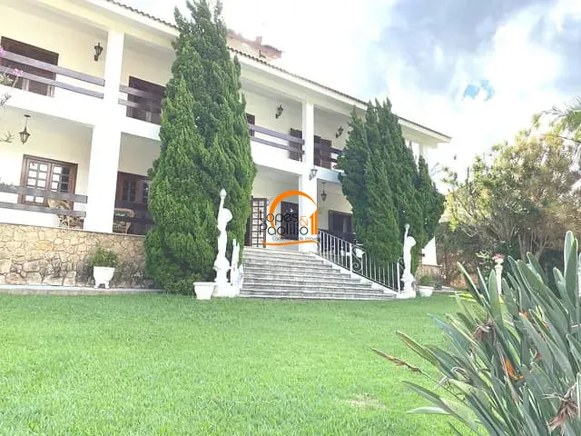 Casa com 1500m² 5 quartos e 8 banheiros, à venda ou para alugar, no bairro Retiro das Fontes em Atibaia