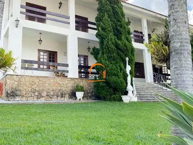 Casa com 1500m² 5 quartos e 8 banheiros, à venda ou para alugar, no bairro Retiro das Fontes em Atibaia