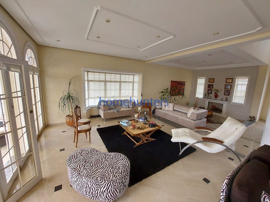 Casa à venda com 5 quartos, 550m² - Foto 2