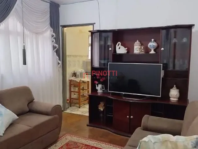 Casa 6 quartos e 3 banheiros, à venda, no bairro Alves Dias em São Bernardo do Campo