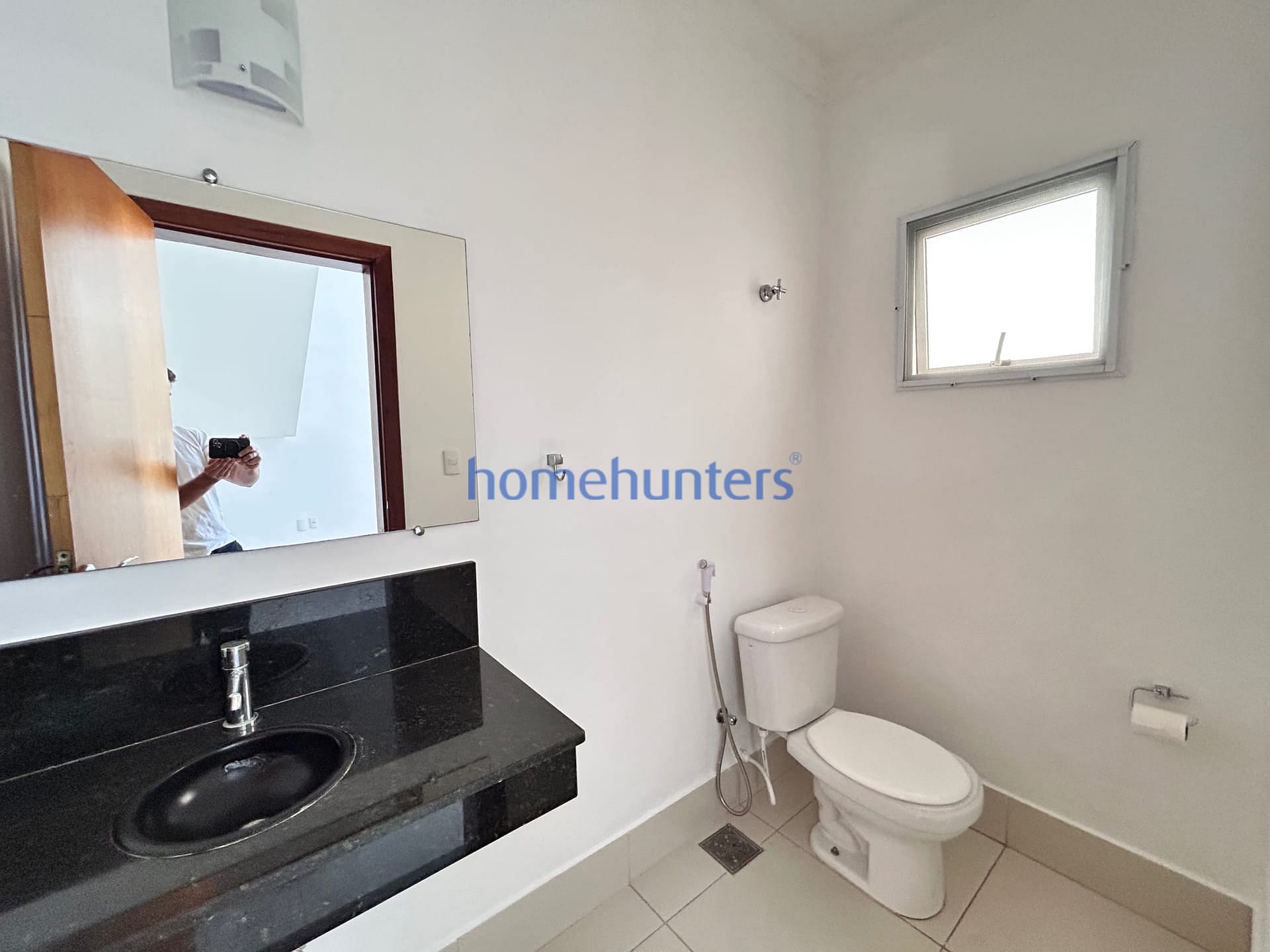 Casa para alugar com 4 quartos, 244m² - Foto 18