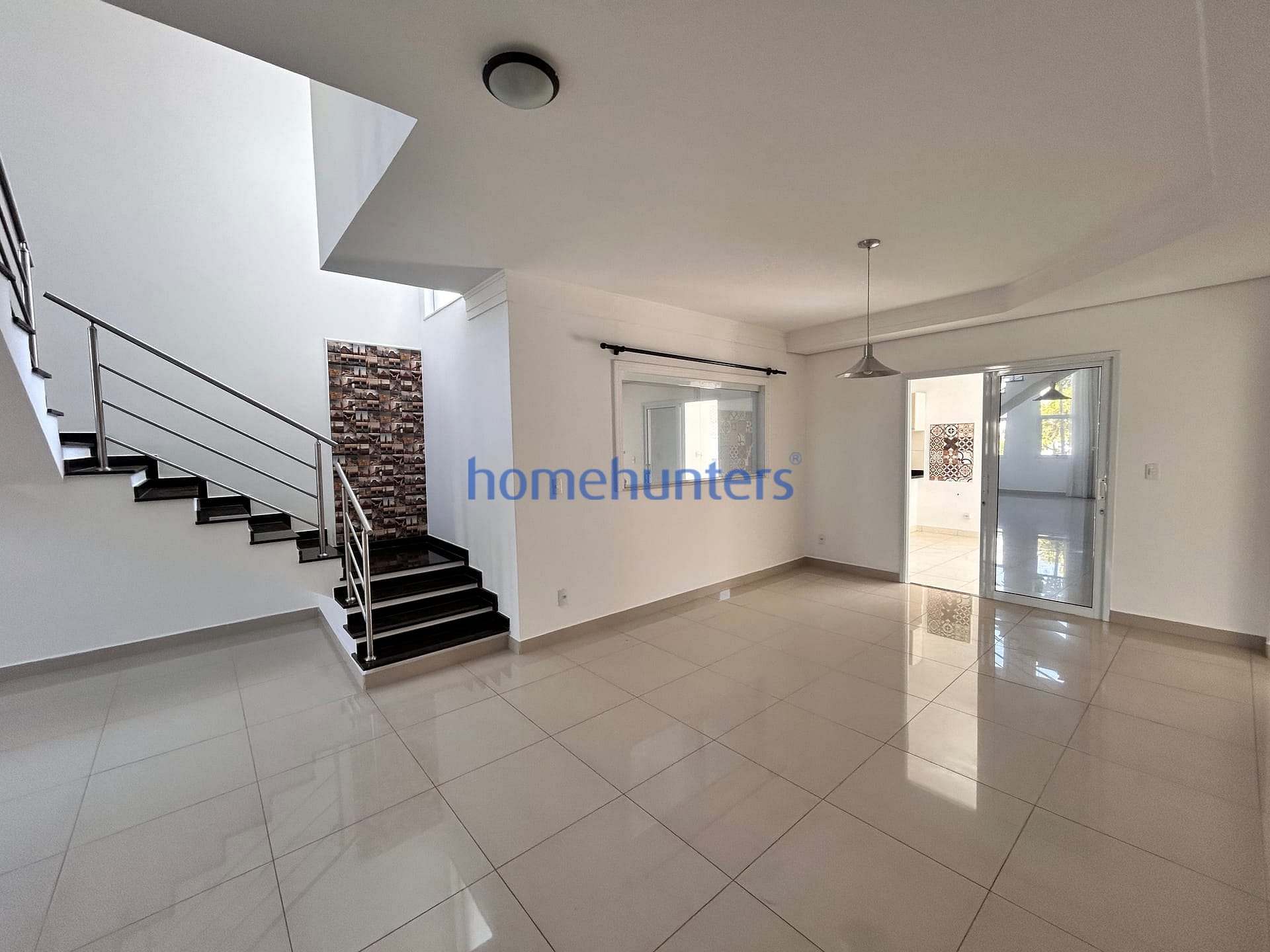 Casa para alugar com 4 quartos, 244m² - Foto 4