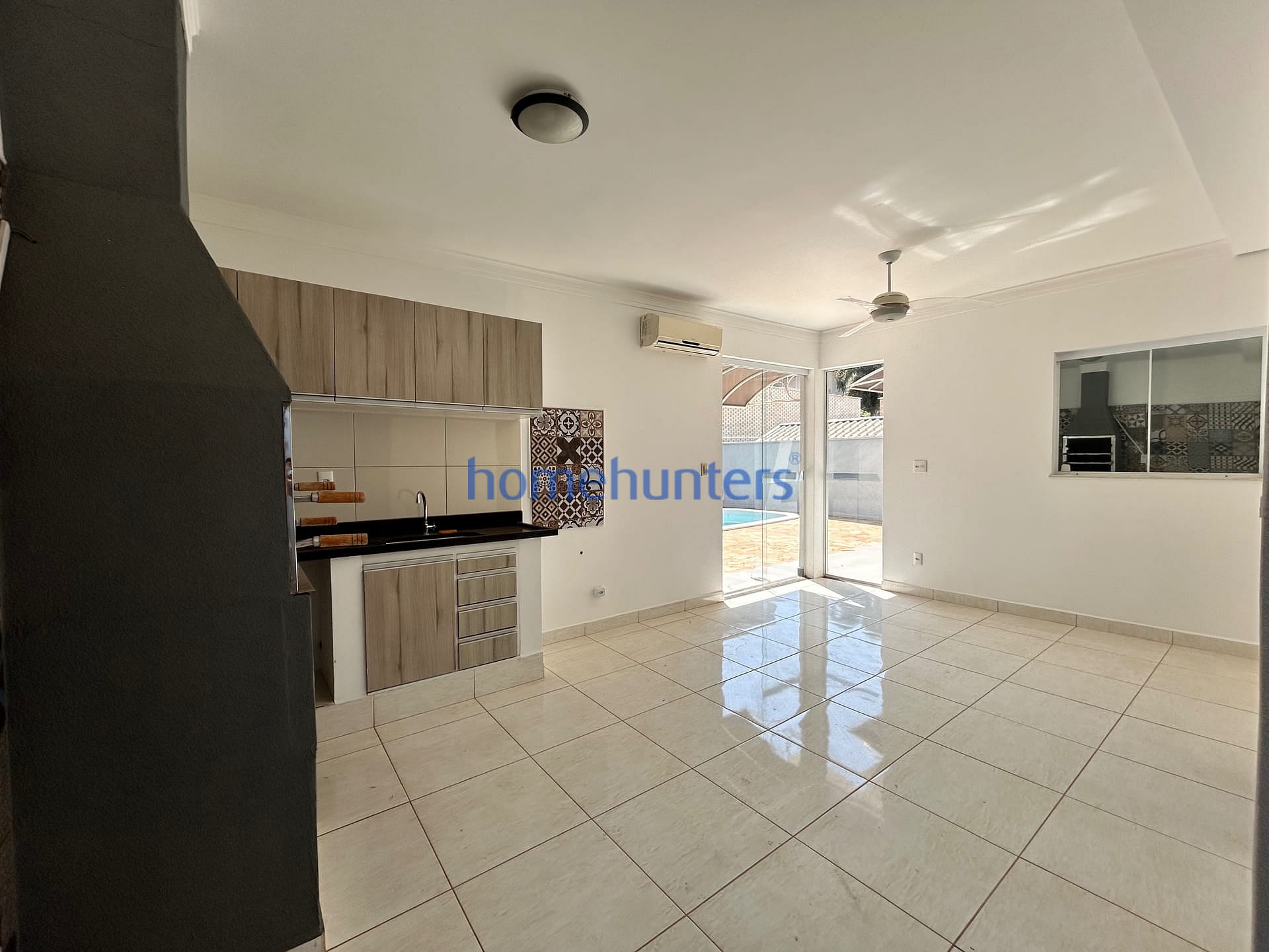 Casa para alugar com 4 quartos, 244m² - Foto 14