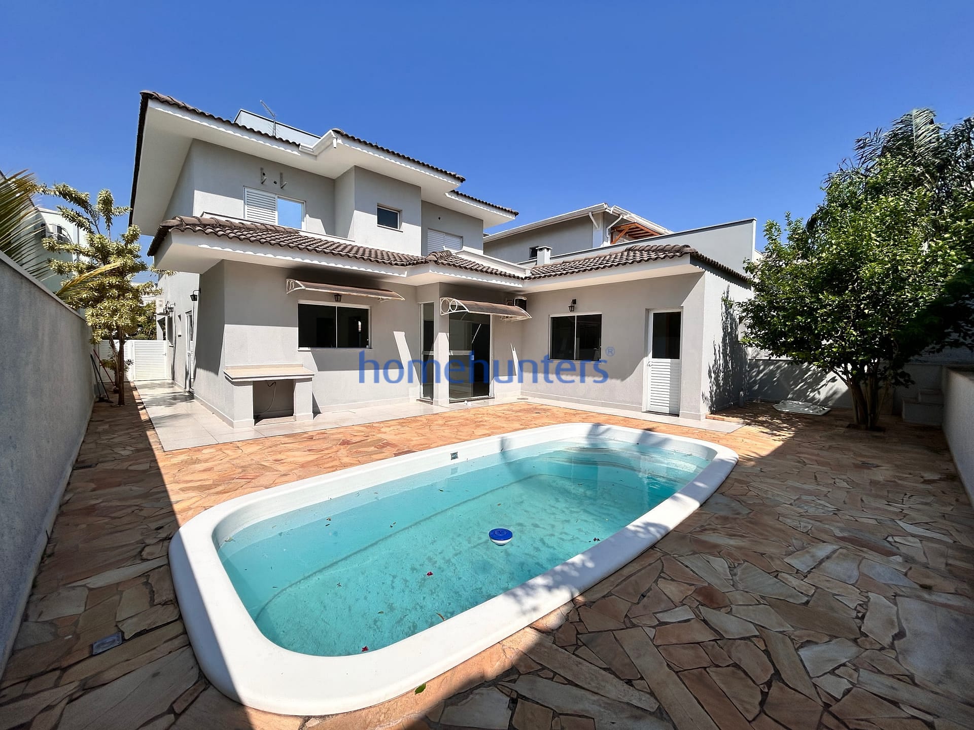 Casa para alugar com 4 quartos, 244m² - Foto 28