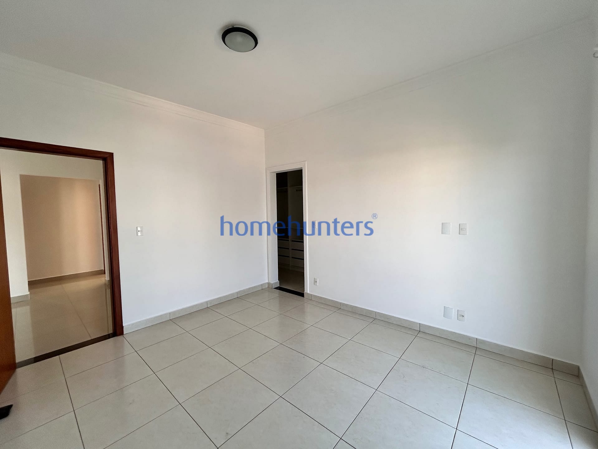 Casa para alugar com 4 quartos, 244m² - Foto 40