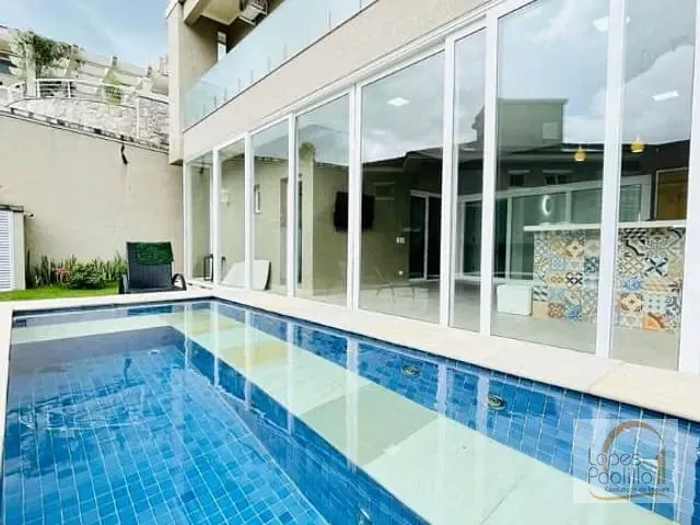 Casa com 450m², para alugar, no bairro Vila Helena em Atibaia