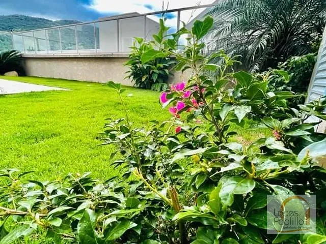 Casa com 450m², para alugar, no bairro Vila Helena em Atibaia