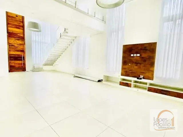 Casa com 450m², para alugar, no bairro Vila Helena em Atibaia