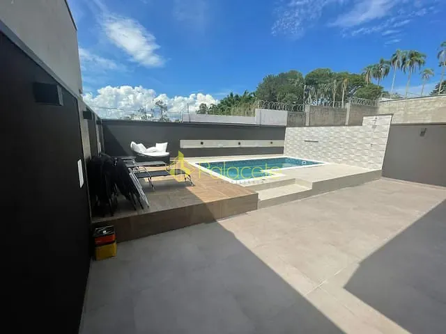 Casa com 300m² 3 quartos e 2 banheiros, à venda, no bairro Guedes em Tremembé
