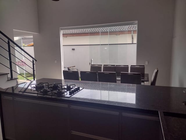 Casa com 252m² 3 quartos e 3 banheiros, à venda, no bairro Loteamento Pinheiros de Tremembé em Tremembé