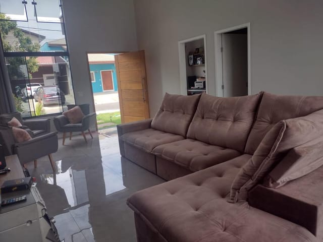 Casa com 252m² 3 quartos e 3 banheiros, à venda, no bairro Loteamento Pinheiros de Tremembé em Tremembé