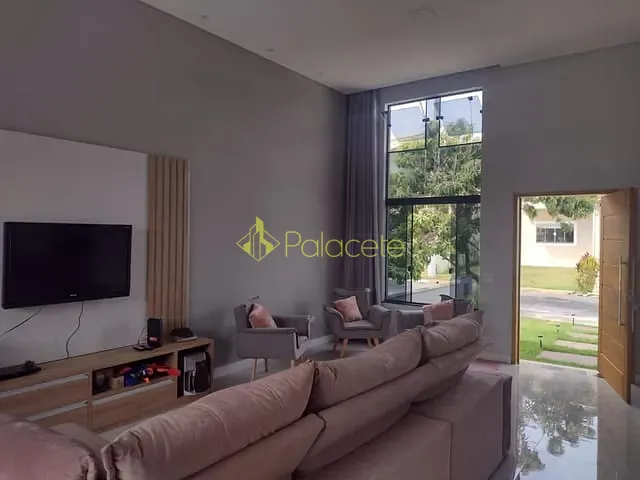Casa com 252m² 3 quartos e 3 banheiros, à venda, no bairro Loteamento Pinheiros de Tremembé em Tremembé