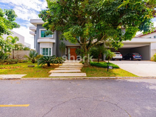 Casa com 1280m² 4 quartos e 6 banheiros, à venda ou para alugar, no bairro Residencial Morada dos Lagos em Barueri