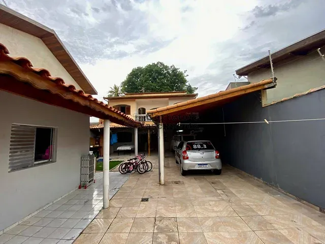 Casa com 256m² 4 quartos e 3 banheiros, à venda, no bairro Loteamento Villa Branca em Jacareí