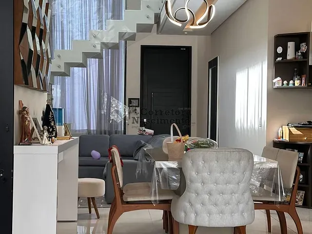 Casa com 250m² 3 quartos e 4 banheiros, à venda, no bairro Parque Califórnia em Jacareí