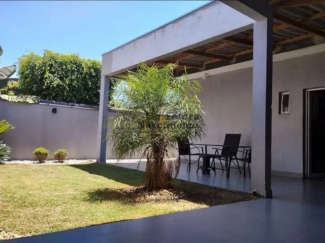 Casa com 250m² 3 quartos e 2 banheiros, à venda, no bairro Loteamento Villa Branca em Jacareí