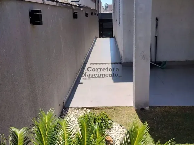 Casa com 250m² 3 quartos e 2 banheiros, à venda, no bairro Loteamento Villa Branca em Jacareí