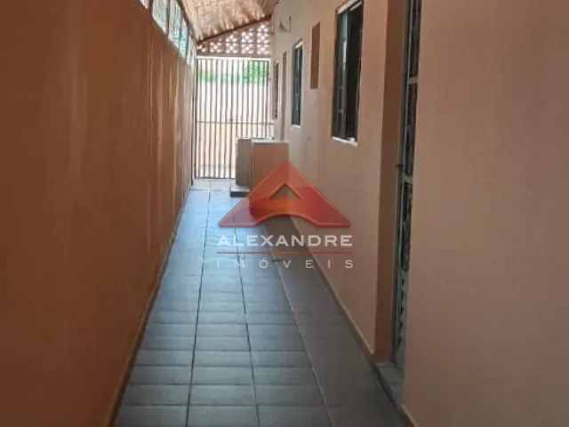 Casa com 125m² 2 quartos e 1 banheiro, à venda, no bairro Jardim Castanheira em São José dos Campos