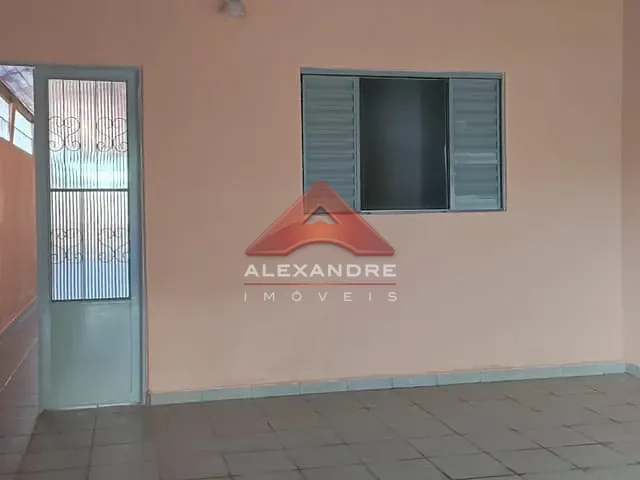 Casa com 125m² 2 quartos e 1 banheiro, à venda, no bairro Jardim Castanheira em São José dos Campos