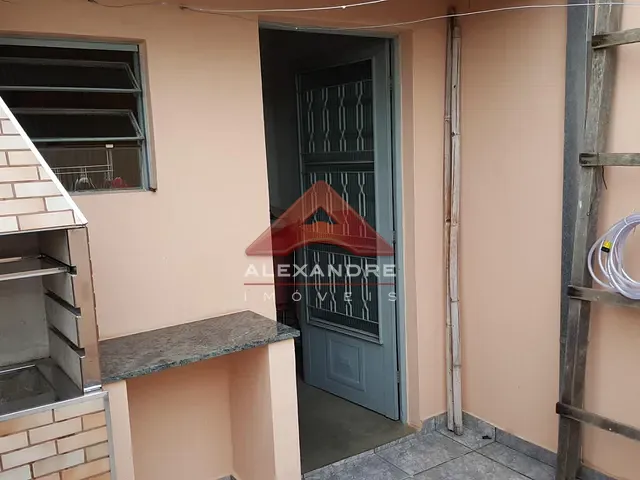 Casa com 125m² 2 quartos e 1 banheiro, à venda, no bairro Jardim Castanheira em São José dos Campos