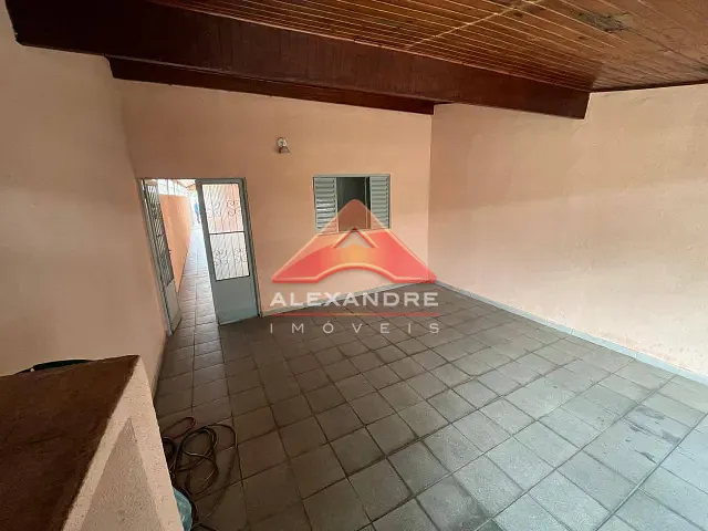 Casa com 125m² 2 quartos e 1 banheiro, à venda, no bairro Jardim Castanheira em São José dos Campos