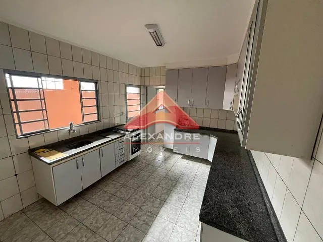 Casa com 125m² 2 quartos e 1 banheiro, à venda, no bairro Jardim Castanheira em São José dos Campos