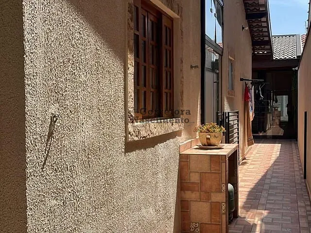 Casa com 250m² 2 quartos e 3 banheiros, à venda, no bairro Jardim Terras de Santa Helena em Jacareí