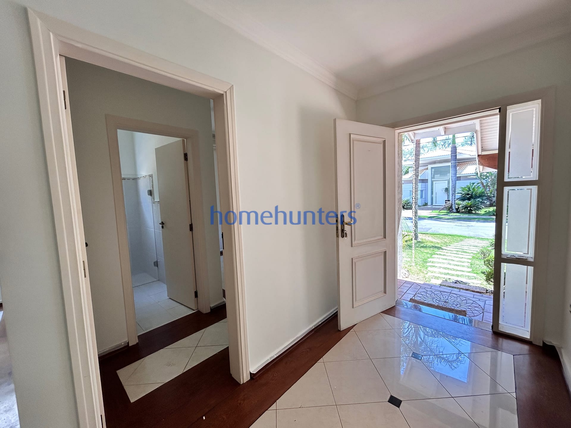 Casa para alugar com 5 quartos, 317m² - Foto 8