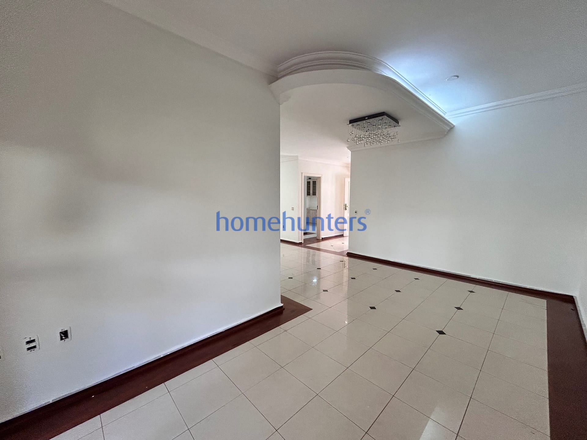 Casa para alugar com 5 quartos, 317m² - Foto 17