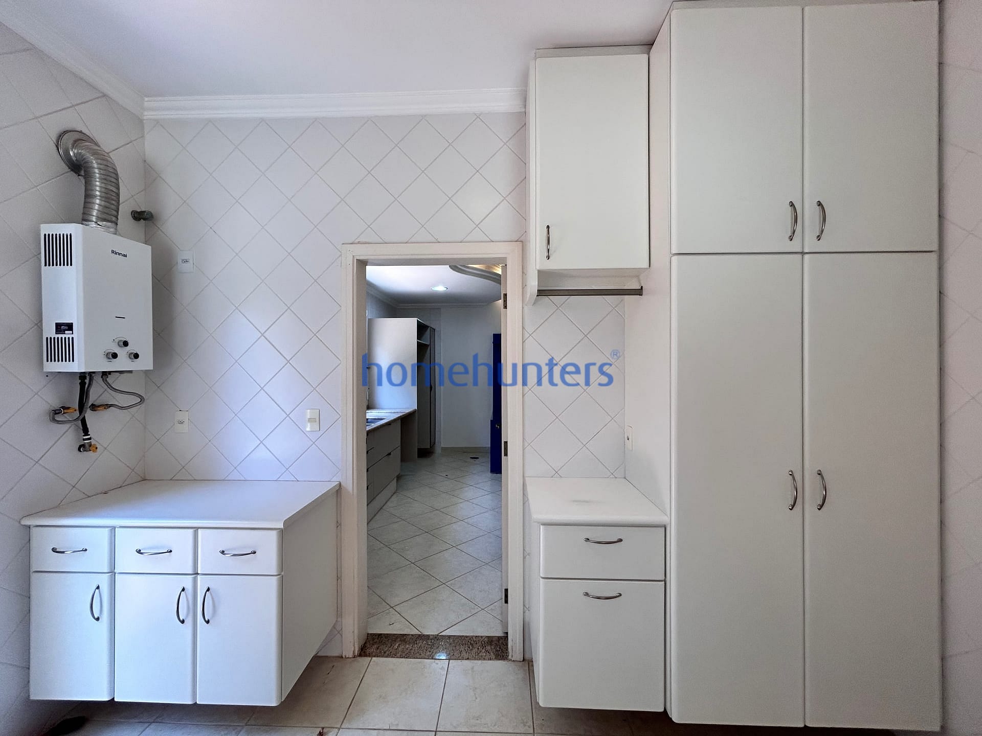 Casa para alugar com 5 quartos, 317m² - Foto 26