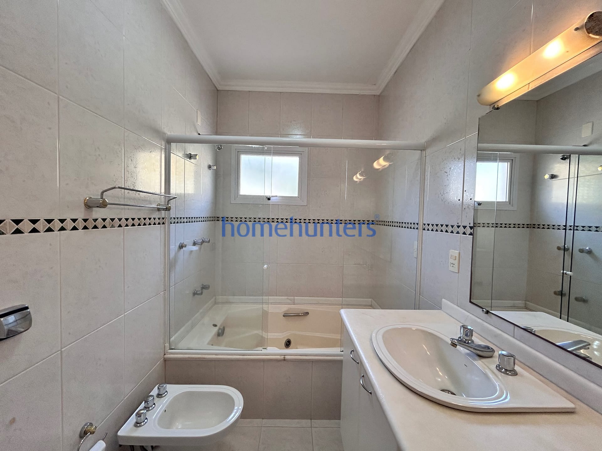 Casa para alugar com 5 quartos, 317m² - Foto 52