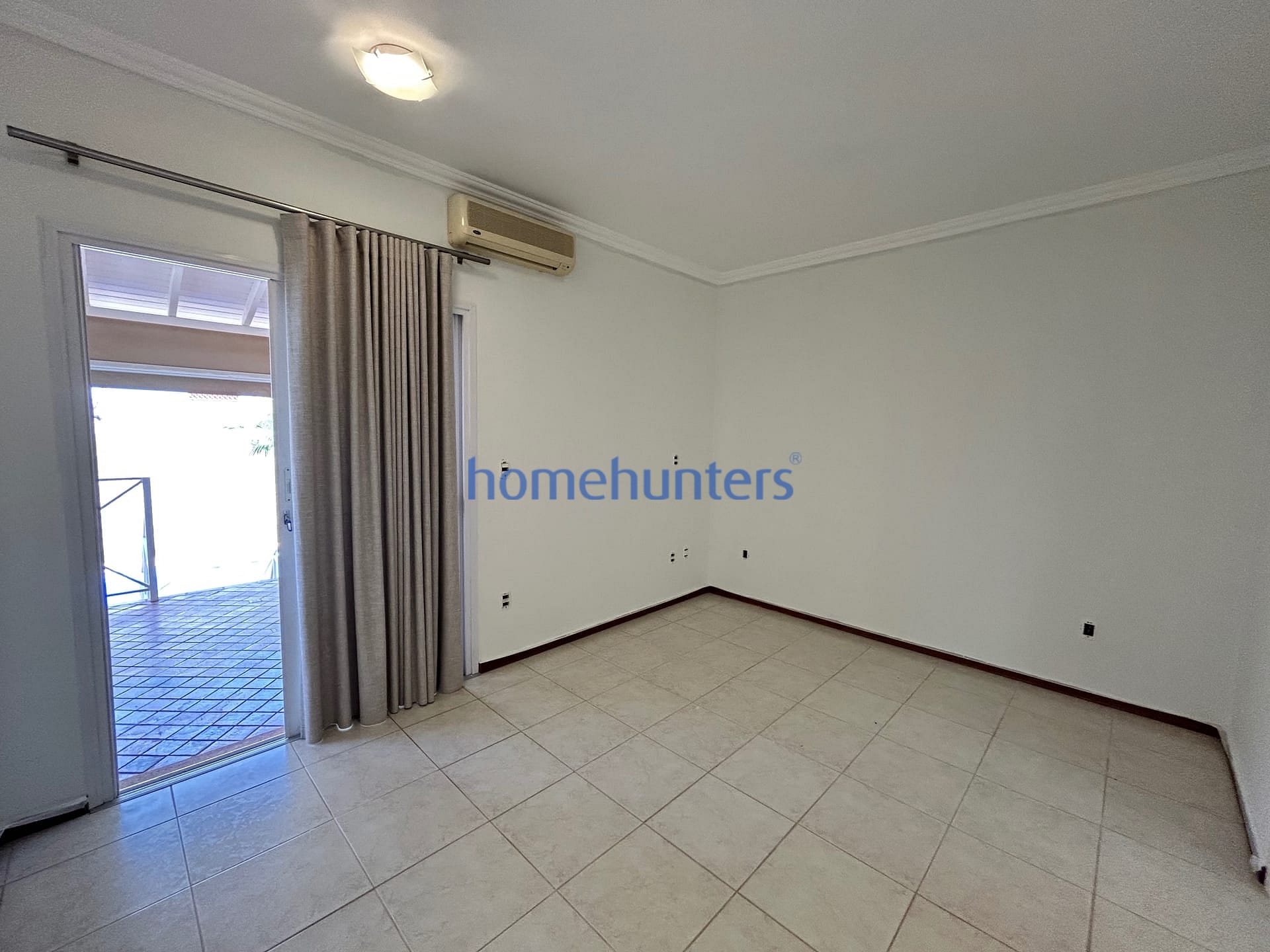 Casa para alugar com 5 quartos, 317m² - Foto 57