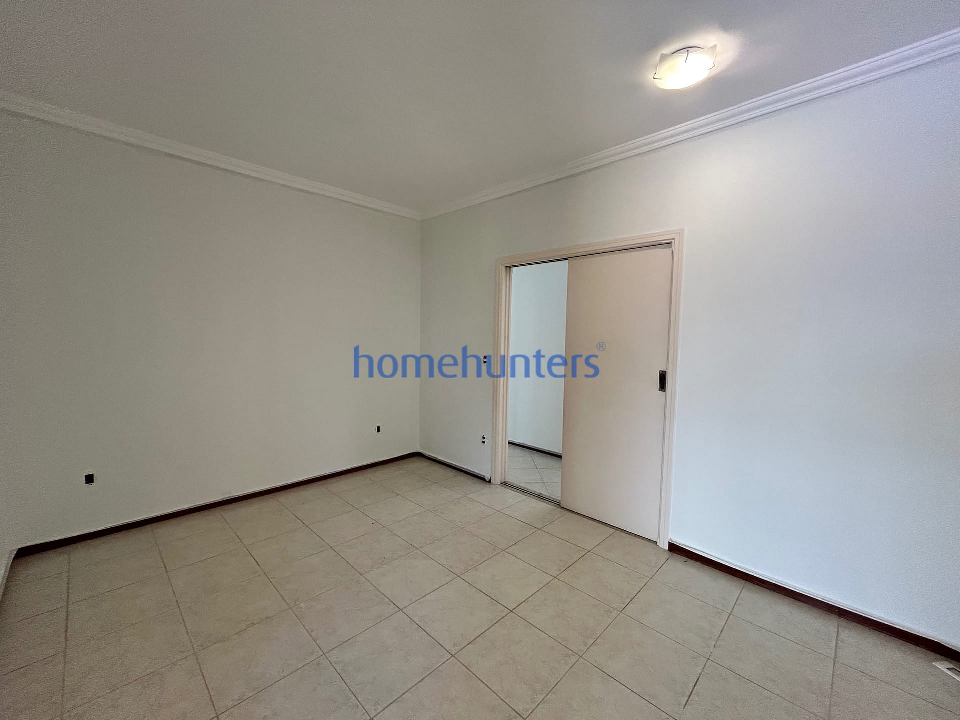 Casa para alugar com 5 quartos, 317m² - Foto 58