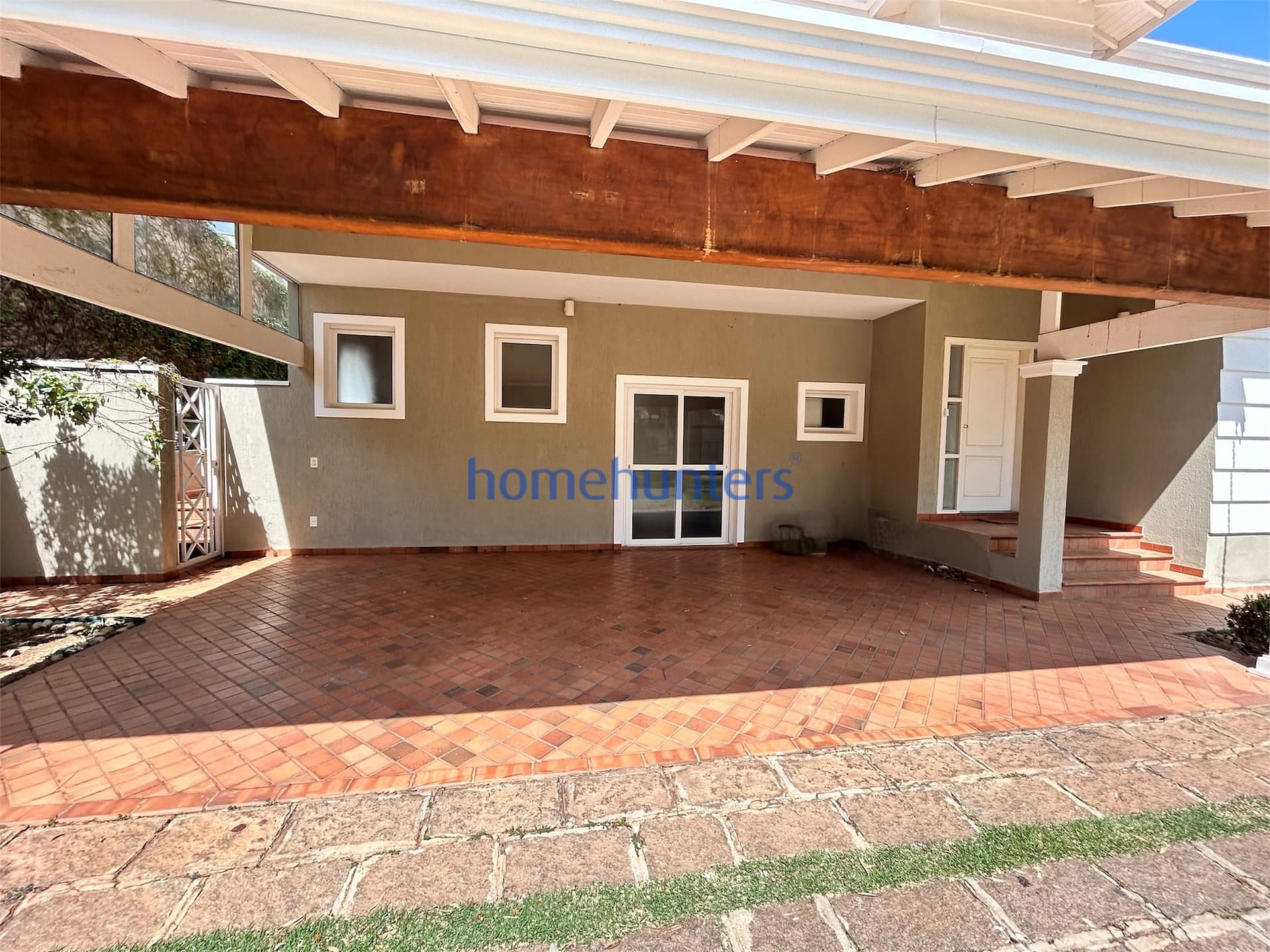 Casa para alugar com 5 quartos, 317m² - Foto 3