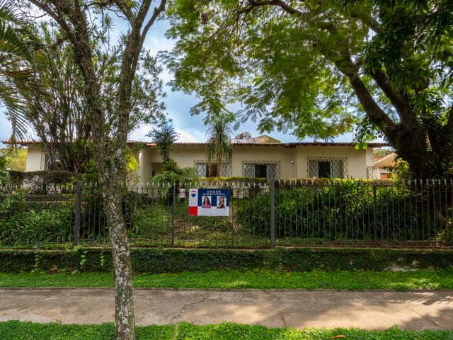 Foto do Casa - Casa tipo para venda em Lapa com 4 quartos, sendo 1 suíte, 330m² | Lares e Andares Imóveis