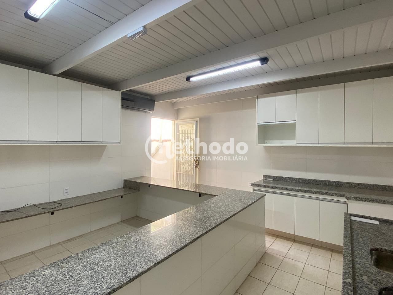 Casa, 1 quarto, 361 m² - Foto 4