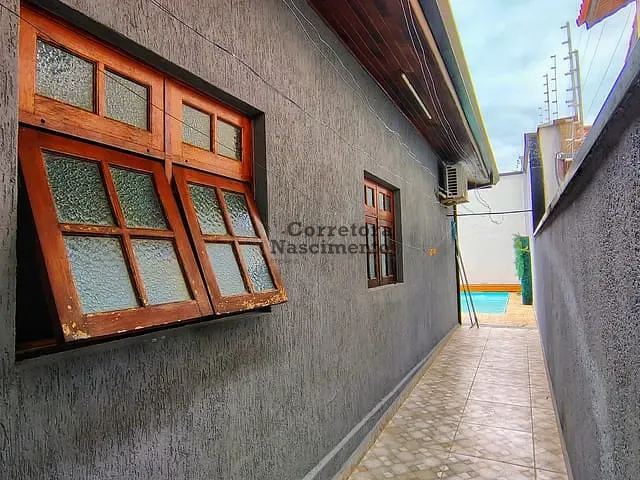 Casa com 300m² 3 quartos e 2 banheiros, à venda, no bairro Jardim Santa Maria em Jacareí