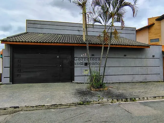 Casa com 300m² 3 quartos e 2 banheiros, à venda, no bairro Jardim Santa Maria em Jacareí