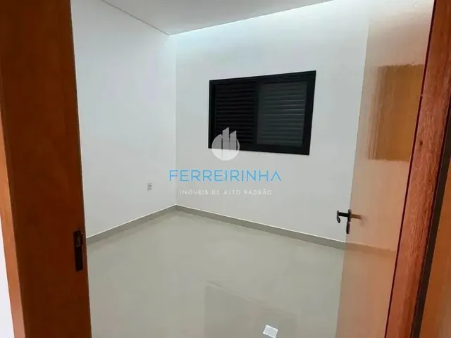 Casa com 250m² 3 quartos e 3 banheiros, à venda, no bairro Condomínio Residencial Mantiqueira em São José Dos Campos