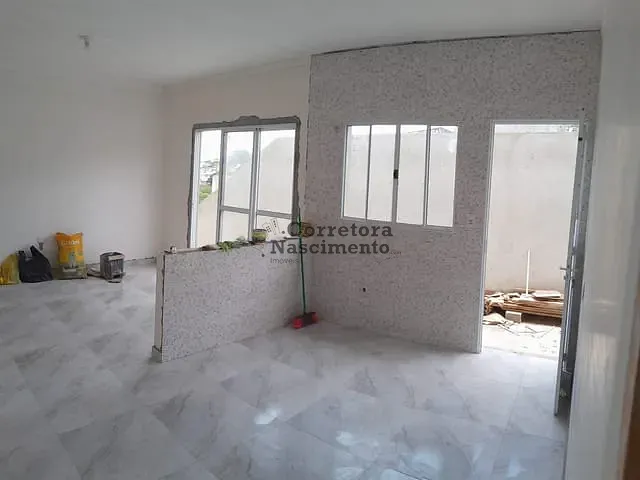 Casa com 150m² 2 quartos e 1 banheiro, à venda, no bairro Jardim Pitoresco em Jacareí