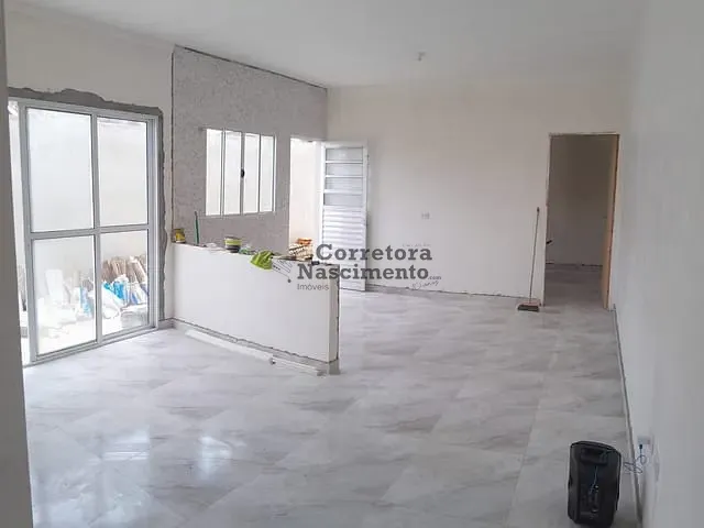 Casa com 150m² 2 quartos e 1 banheiro, à venda, no bairro Jardim Pitoresco em Jacareí