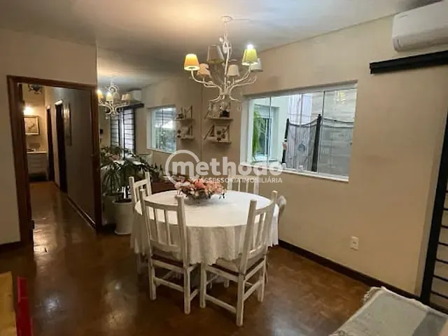 Casa com 253m² 3 quartos e 3 banheiros, à venda, no bairro Vila Rossi Borghi e Siqueira em Campinas