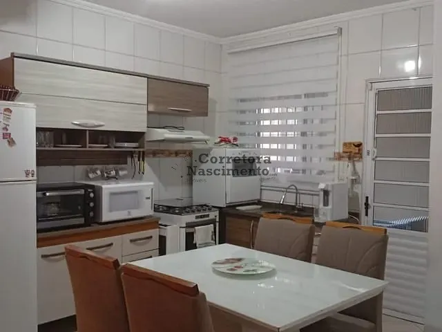 Casa 2 quartos e 2 banheiros, à venda, no bairro Jardim do Marquês em Jacareí