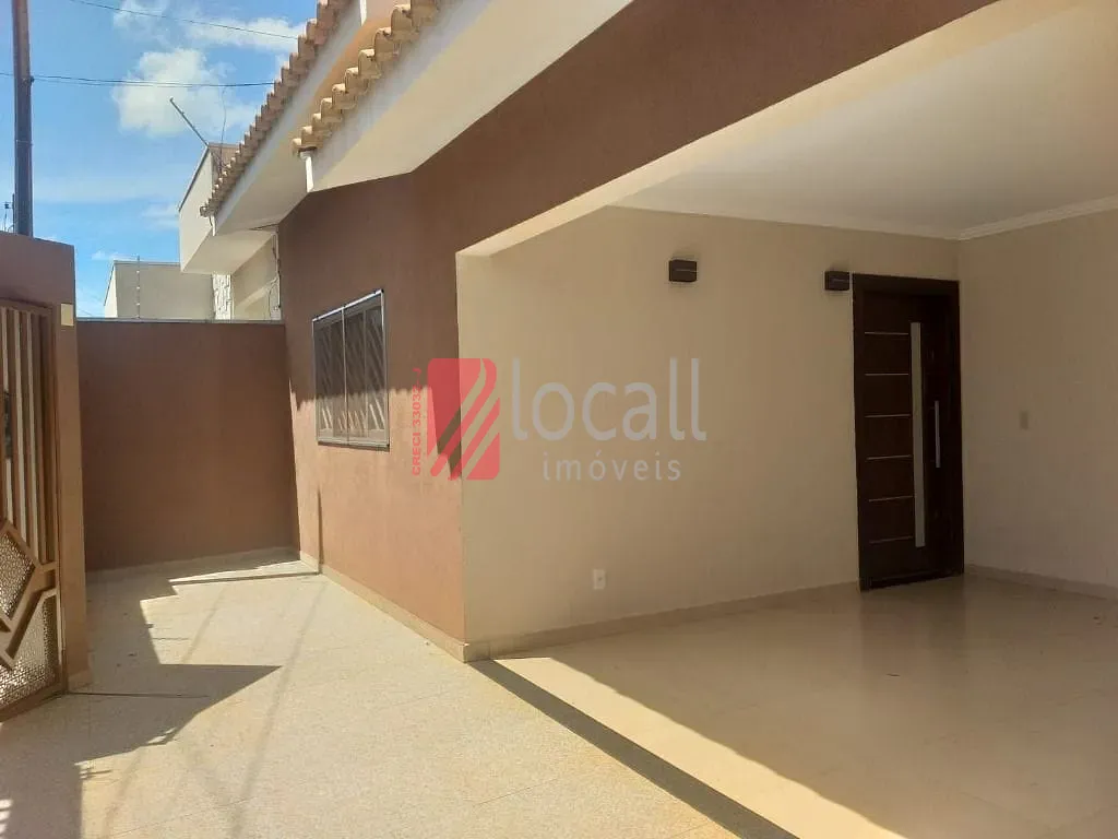 Casa com 3 quartos à venda, 150m² — foto 1 de 26