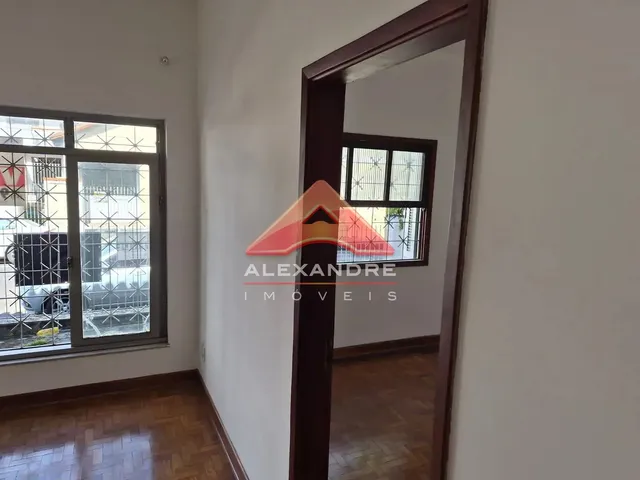 Casa com 10m² 3 quartos e 2 banheiros, à venda, no bairro Jardim Maringá em São José Dos Campos