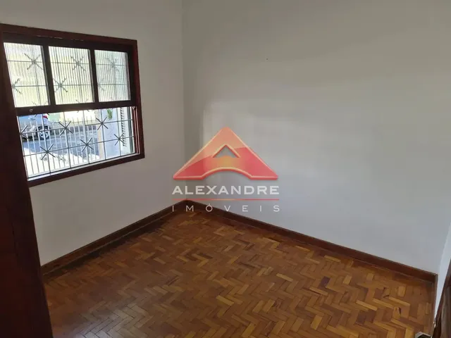 Casa com 10m² 3 quartos e 2 banheiros, à venda, no bairro Jardim Maringá em São José Dos Campos