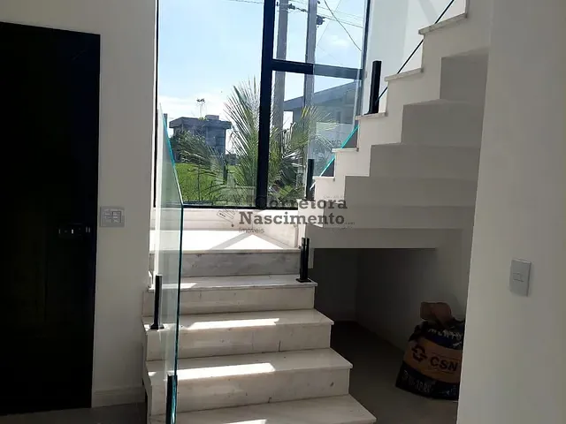 Casa com 250m² 4 quartos e 5 banheiros, à venda, no bairro Loteamento Fazenda Ronda em São José dos Campos