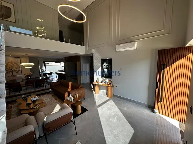 Casa 3 quartos e 8 banheiros, para alugar, no bairro Loteamento Residencial Arborais em Campinas