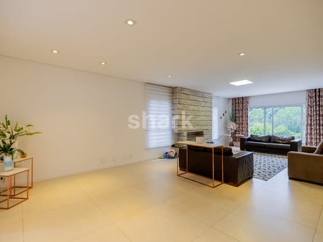 Casa com 399m² 4 quartos e 6 banheiros, à venda, no bairro Parque Sinai em Santana de Parnaíba