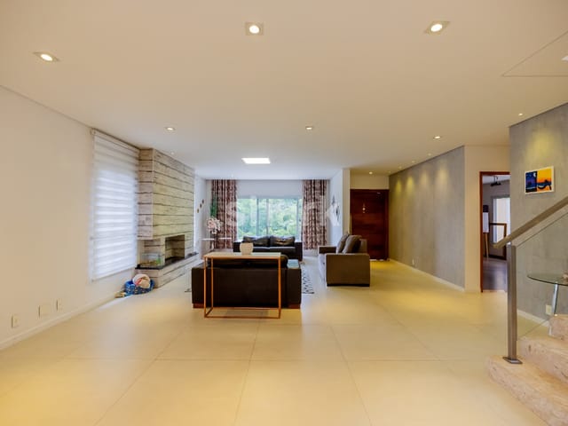 Casa com 399m² 4 quartos e 6 banheiros, à venda, no bairro Parque Sinai em Santana de Parnaíba